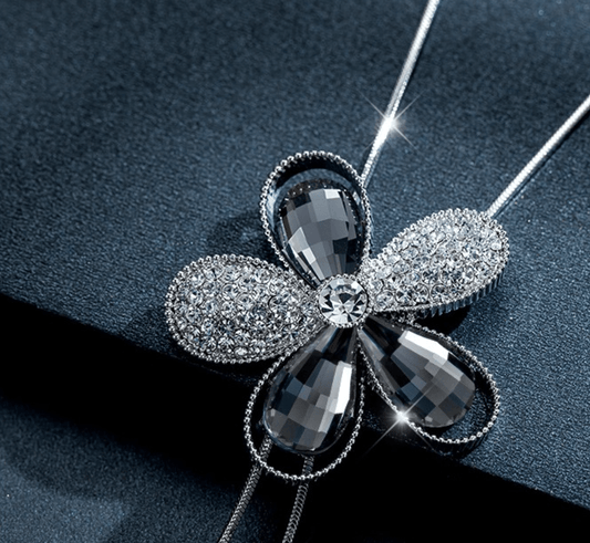 A Guide to Seasonal Jewelry: What to Wear All Year Round