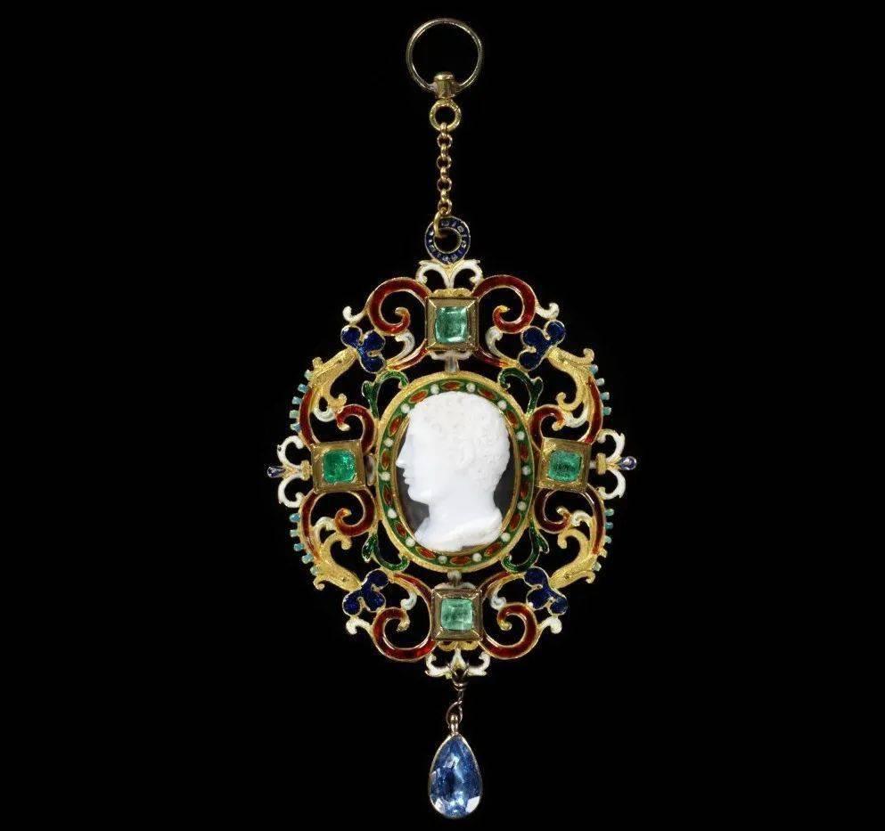 The Art and Value of Jewelry Collecting: A Guide for Enthusiasts