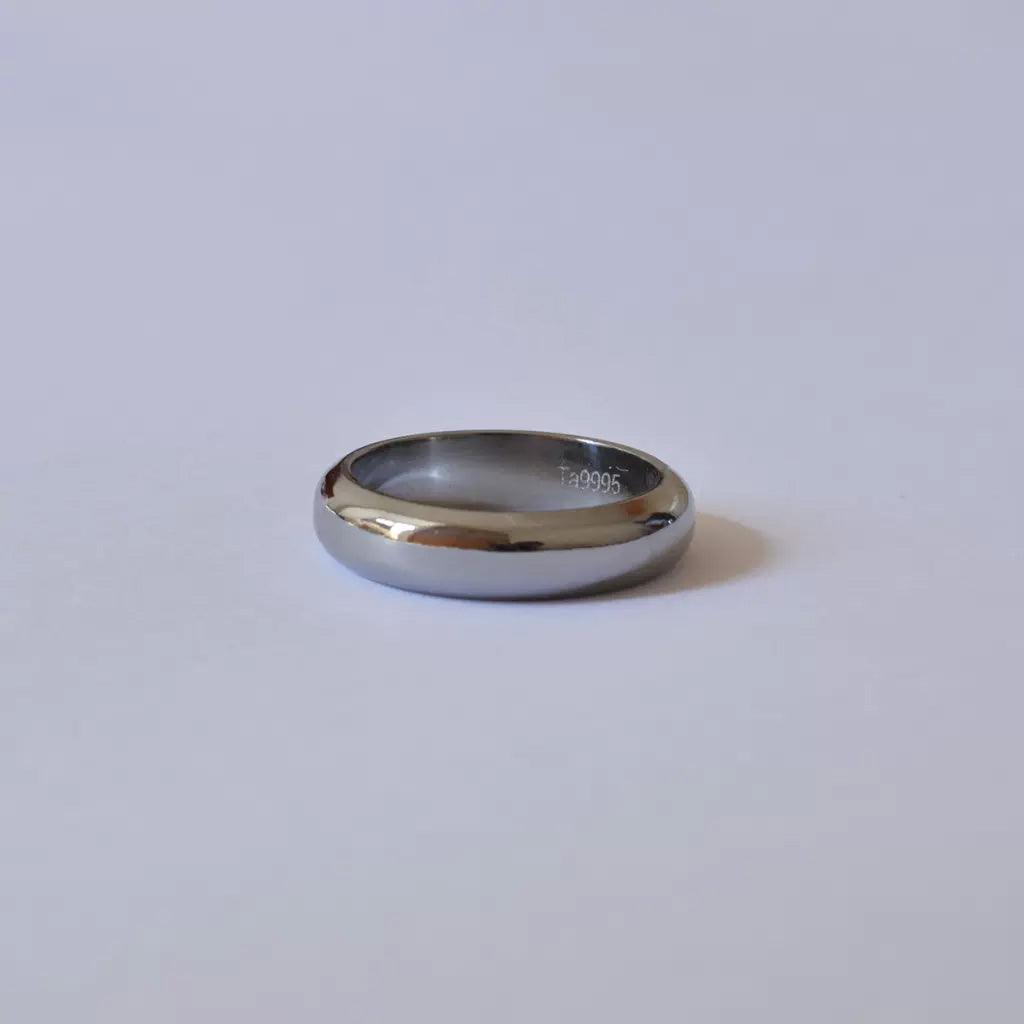 No.73 Plus Heavy and Delicate Curved Pure Tantalum Ring - LOVELY ROBIN