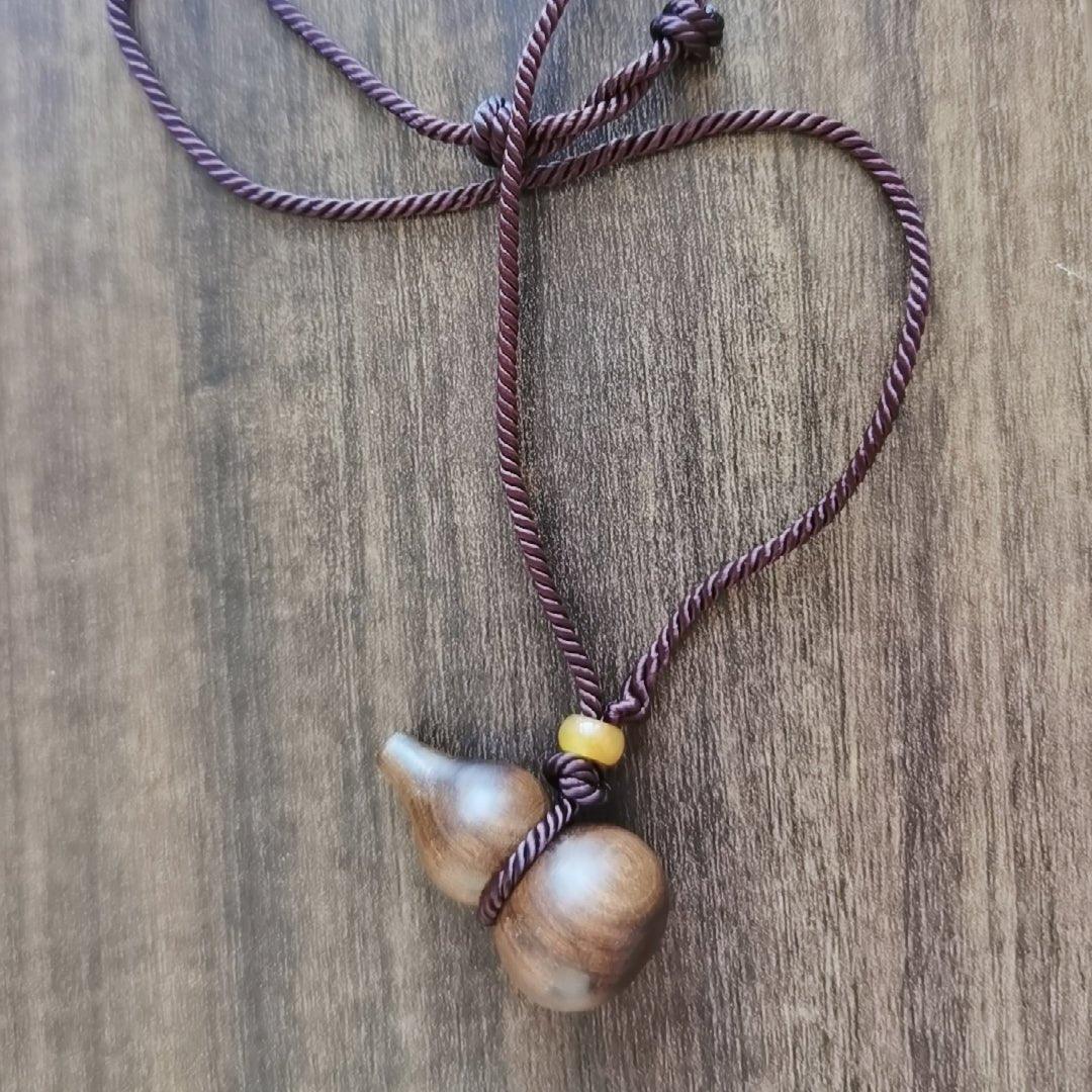 Agarwood Gourd Necklace - LOVELY ROBIN