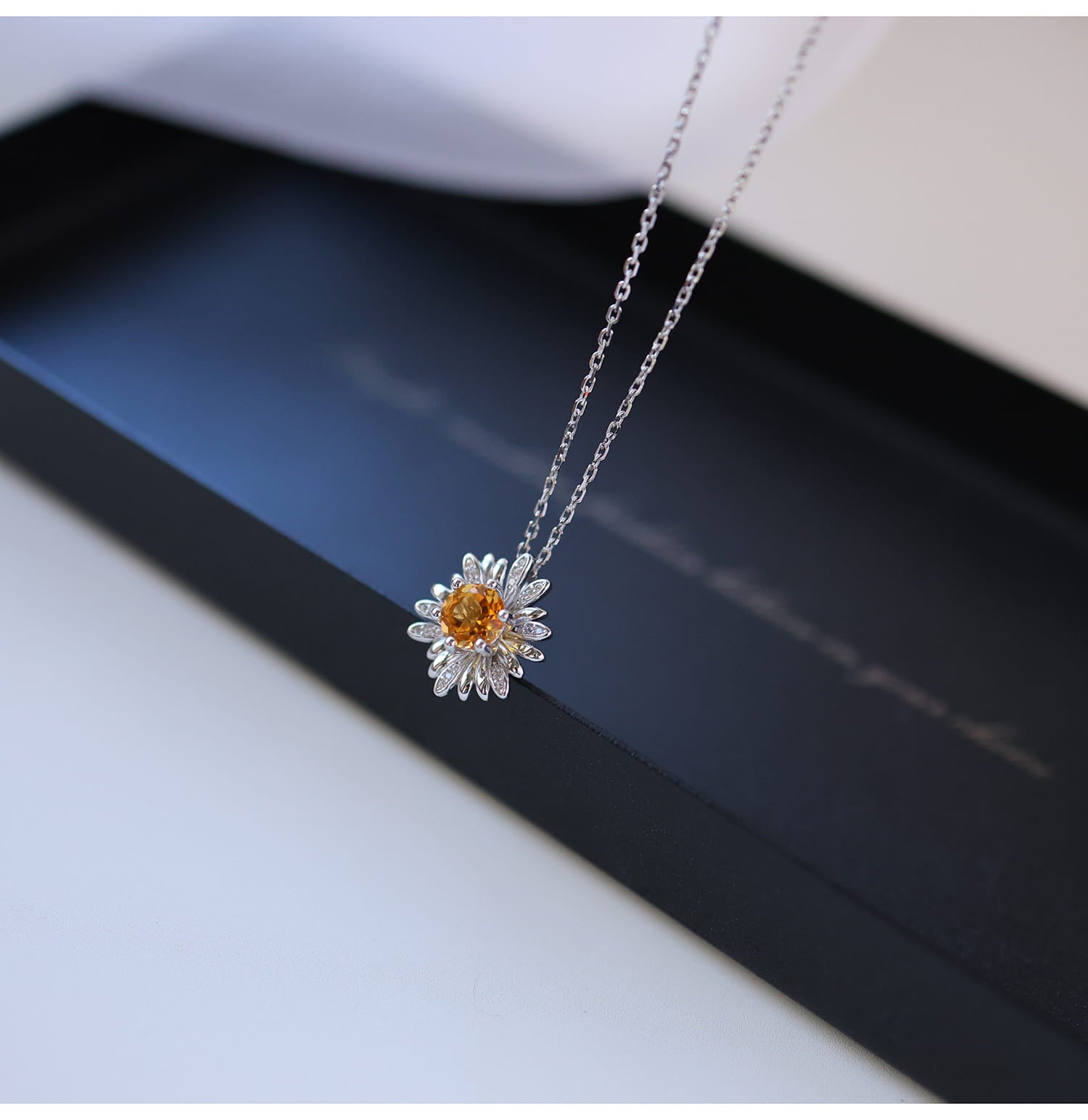 Daisy Citrine Pendant Necklace in 925 Sterling Silver – Handcrafted Brazilian Yellow Quartz Birthstone Jewelry