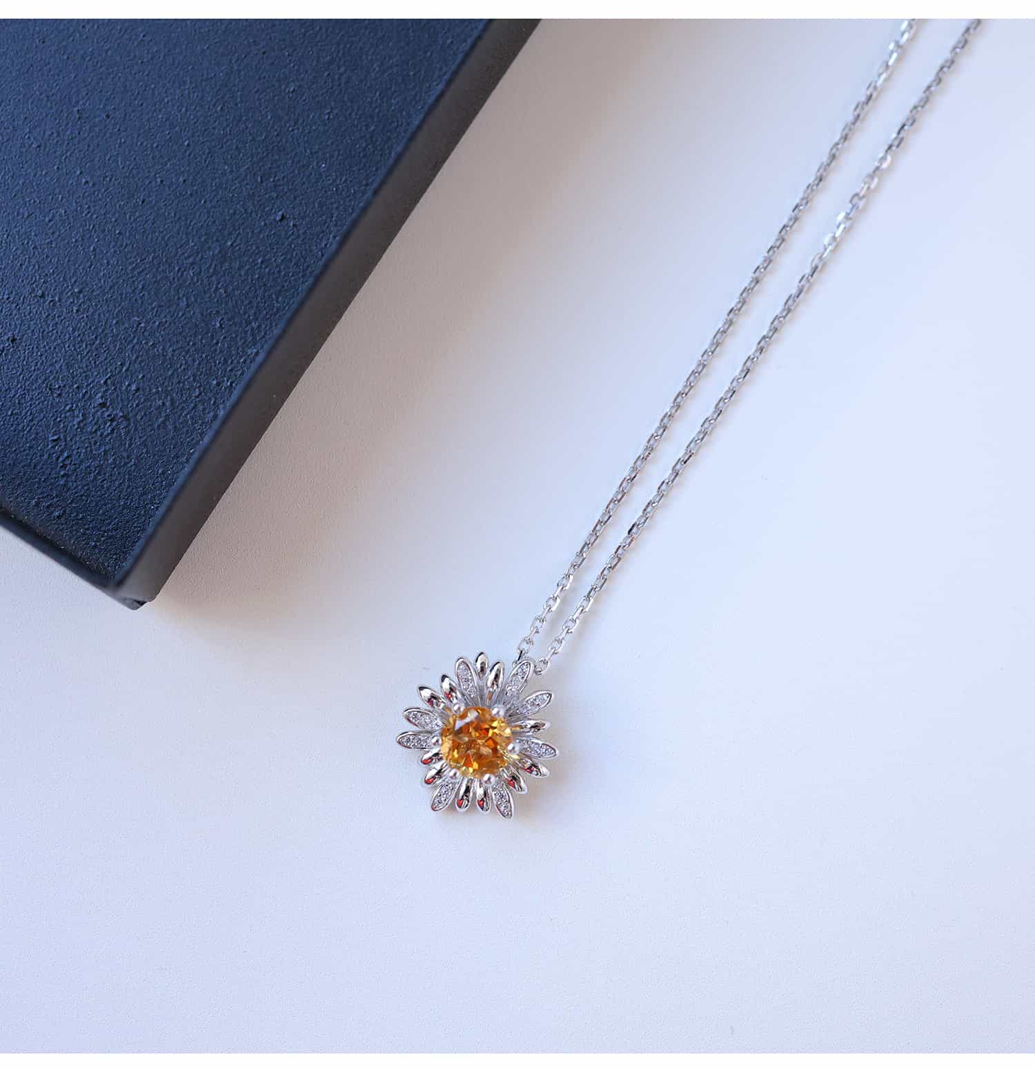 Daisy Citrine Pendant Necklace in 925 Sterling Silver – Handcrafted Brazilian Yellow Quartz Birthstone Jewelry