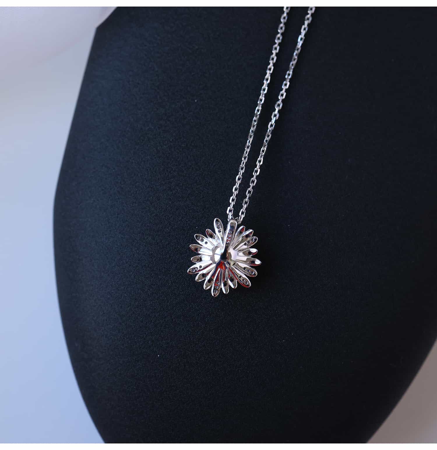 Daisy Citrine Pendant Necklace in 925 Sterling Silver – Handcrafted Brazilian Yellow Quartz Birthstone Jewelry