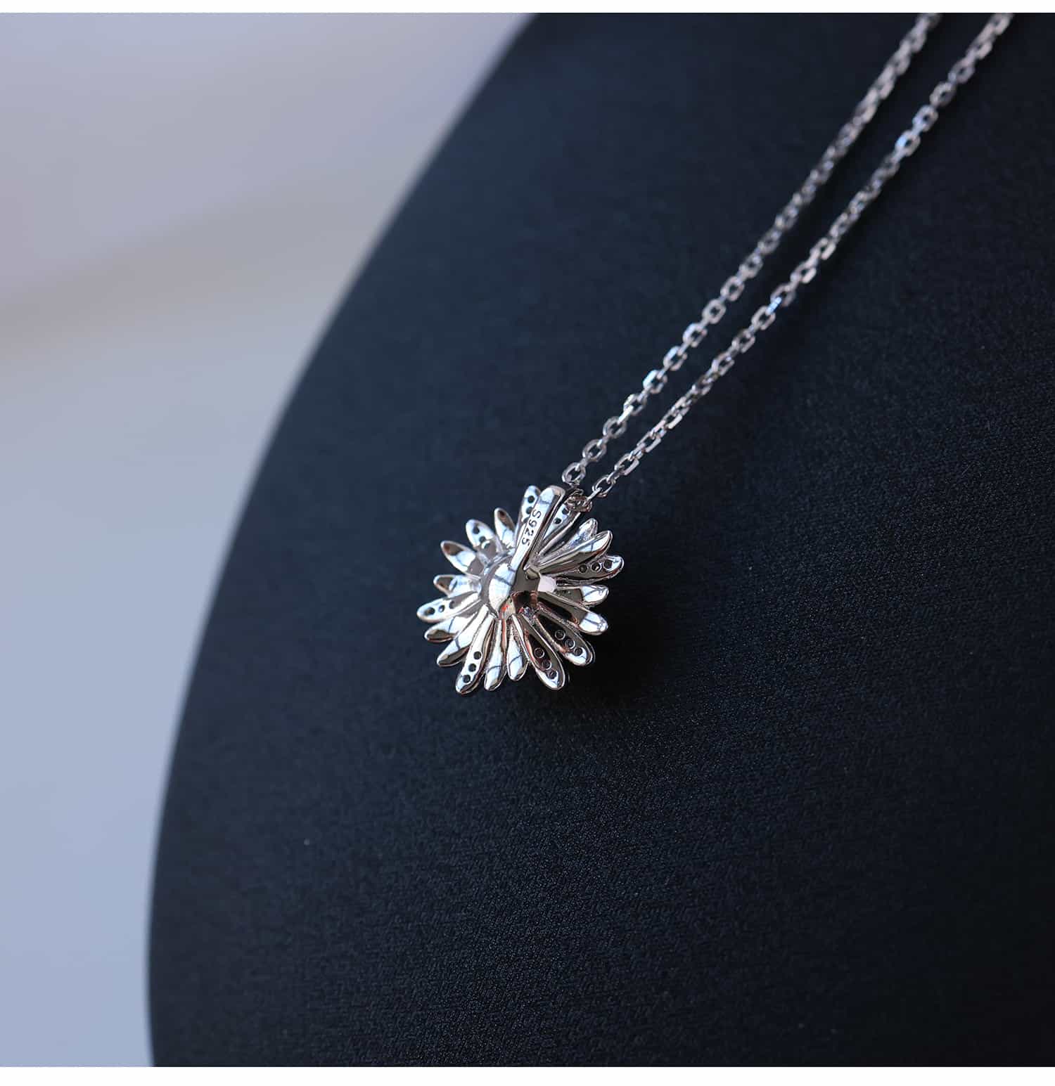 Daisy Citrine Pendant Necklace in 925 Sterling Silver – Handcrafted Brazilian Yellow Quartz Birthstone Jewelry