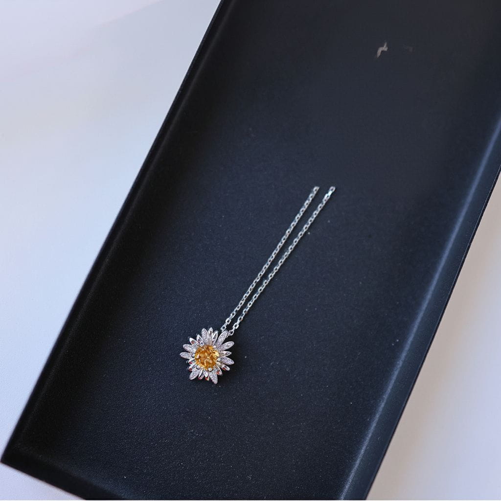 Daisy Citrine Pendant Necklace in 925 Sterling Silver – Handcrafted Brazilian Yellow Quartz Birthstone Jewelry