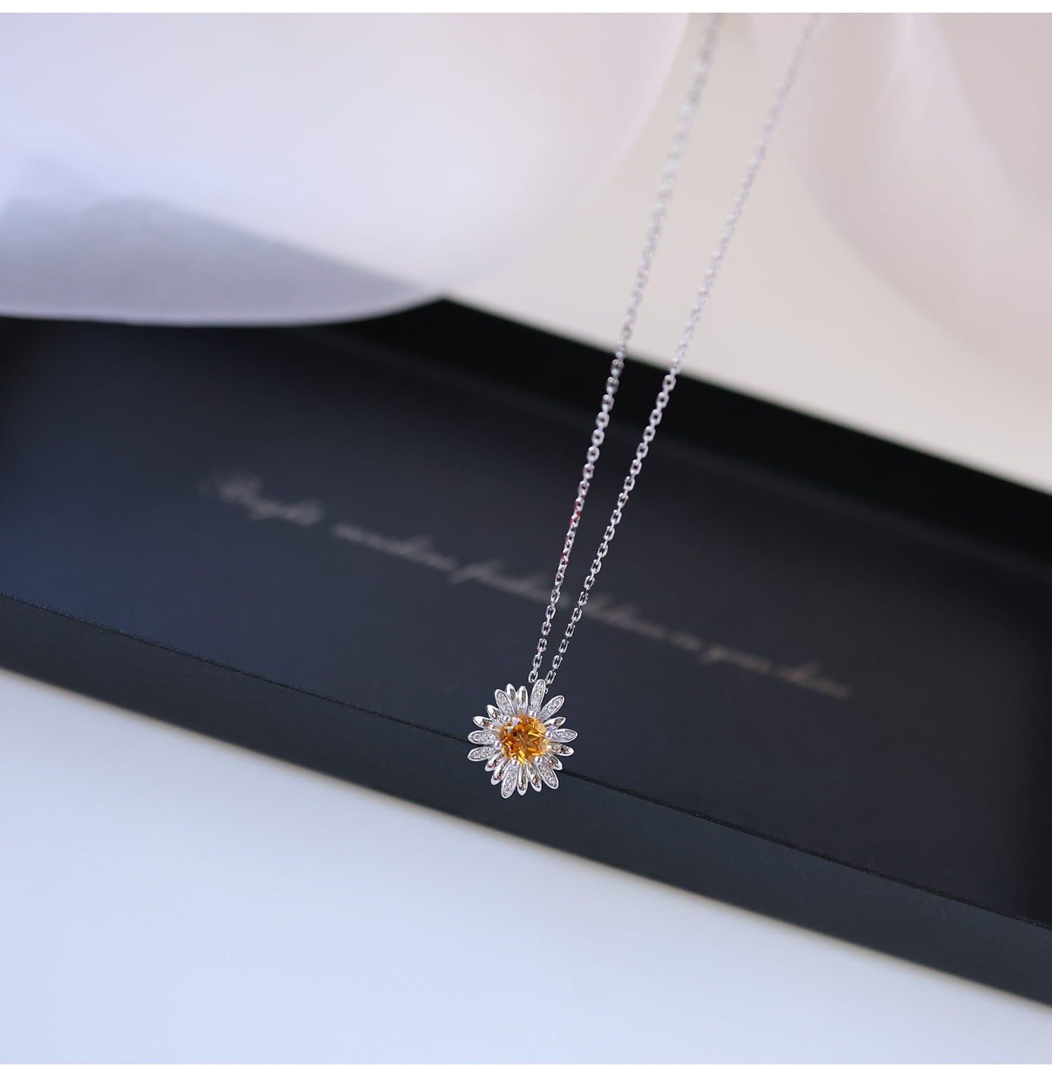 Daisy Citrine Pendant Necklace in 925 Sterling Silver – Handcrafted Brazilian Yellow Quartz Birthstone Jewelry