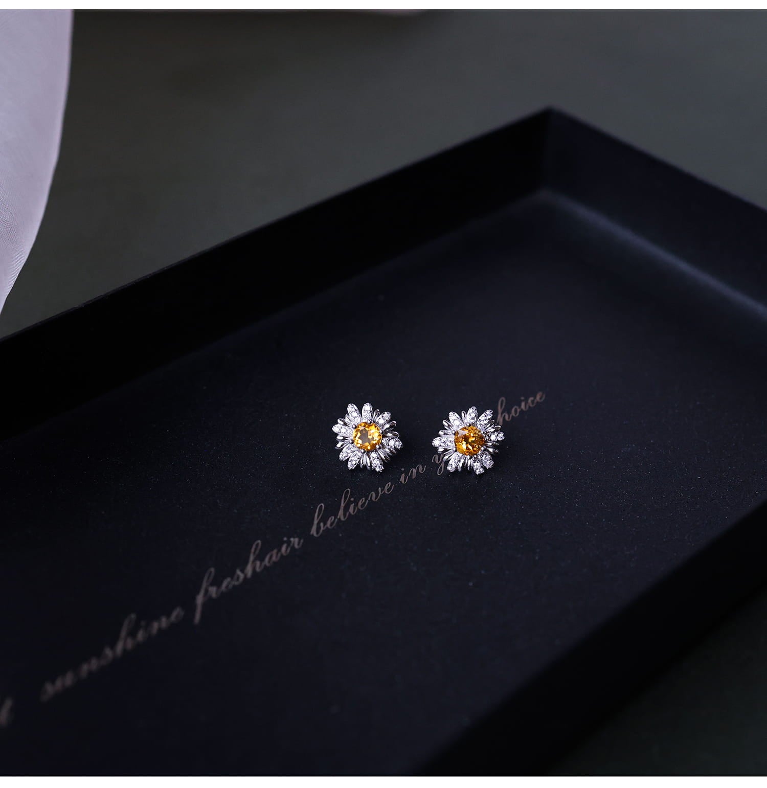 Daisy Citrine Stud Earrings in 925 Sterling Silver – Handcrafted Yellow Quartz November Birthstone Jewelry