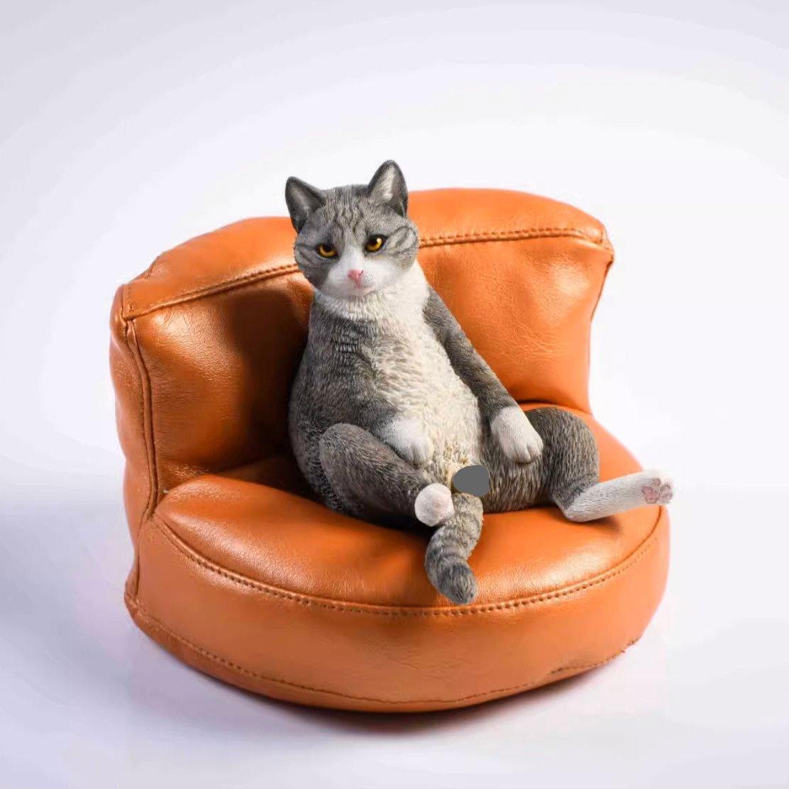 Relaxed Cat Figurine Ornament - LOVELY ROBIN