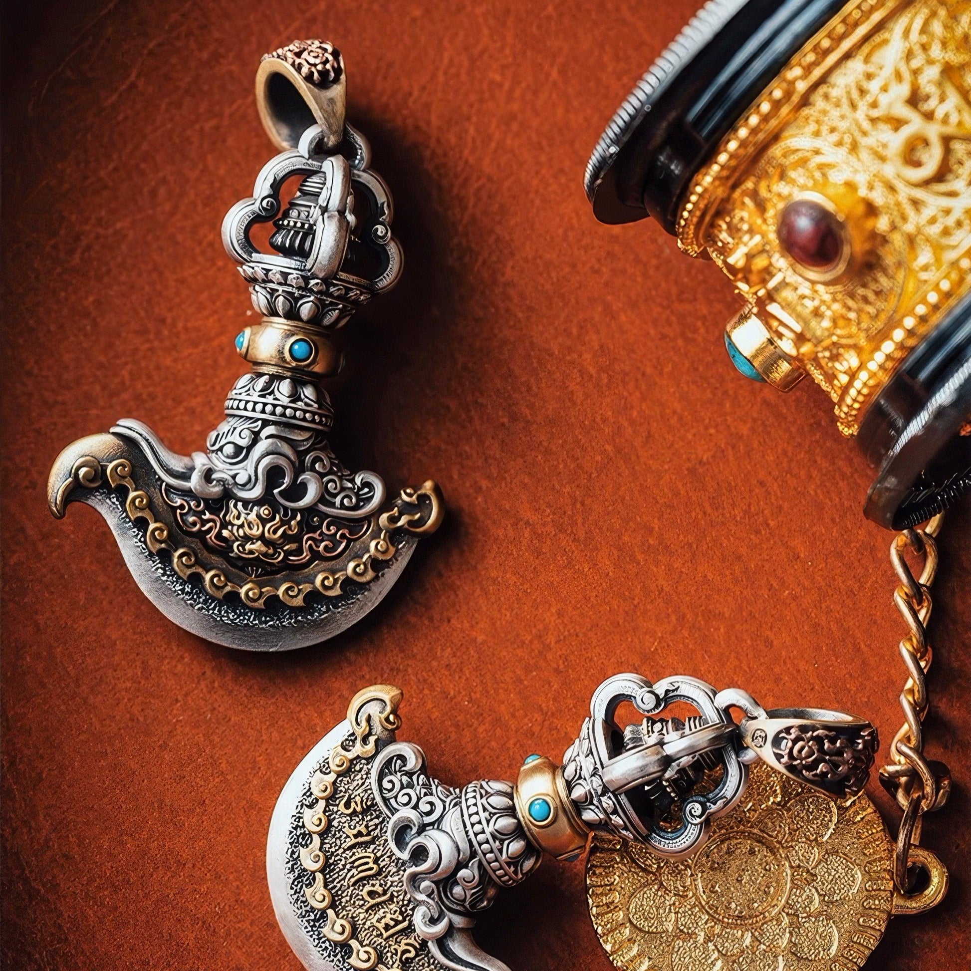 Tibetan Vajra Amulet Necklace - LOVELY ROBIN