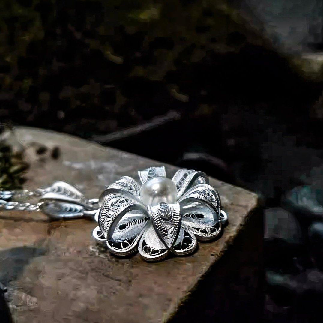 Classic Silver Filigree Pearl Pendant - LOVELY ROBIN