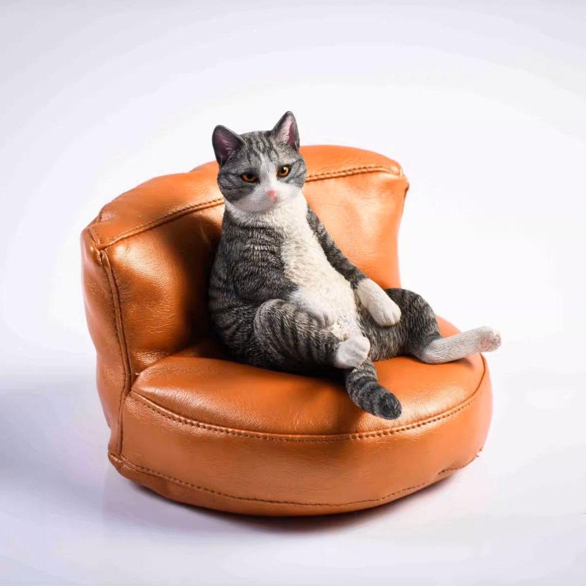 Relaxed Cat Figurine Ornament - LOVELY ROBIN