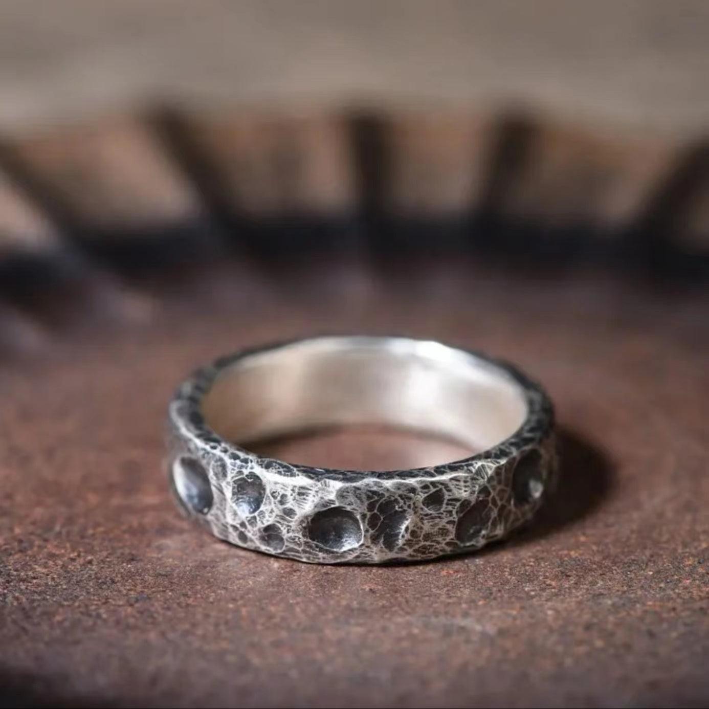 Handmade Vintage Grotto Design Ring - LOVELY ROBIN