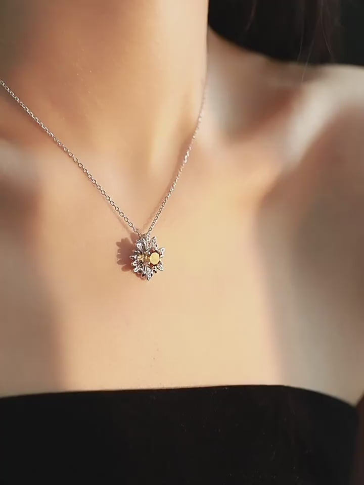 Daisy Citrine Pendant Necklace in 925 Sterling Silver – Handcrafted Brazilian Yellow Quartz Birthstone Jewelry