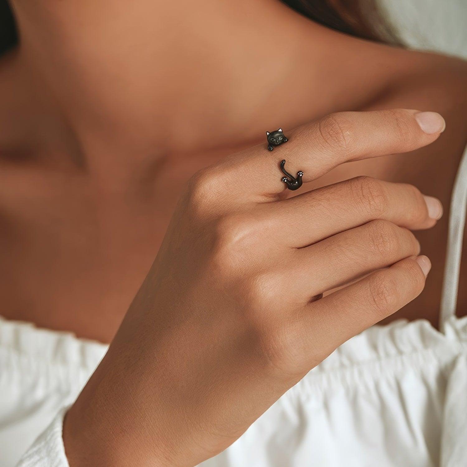 Midnight Cat Ring - LOVELY ROBIN