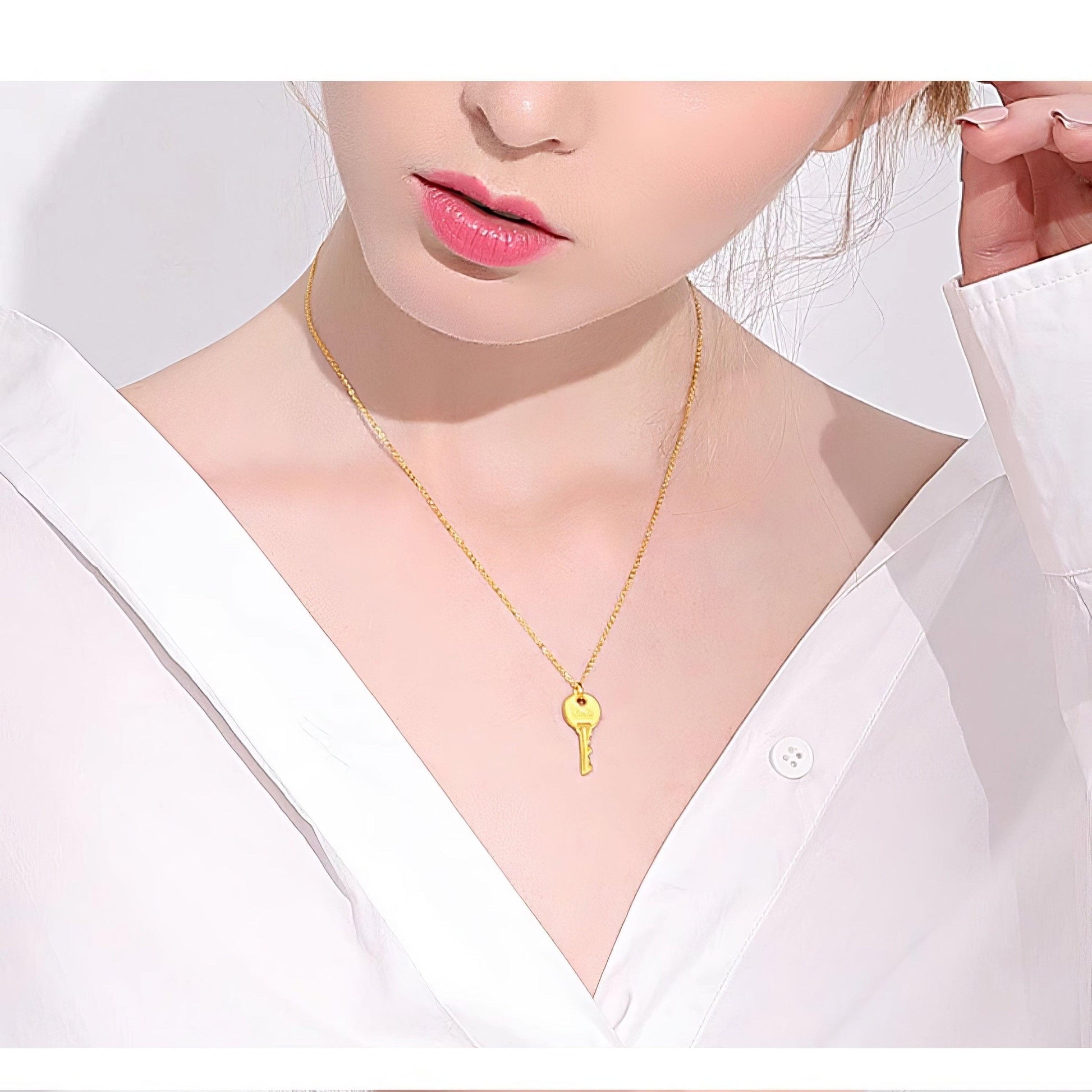Key to Love 24K Gold Pendant - LOVELY ROBIN