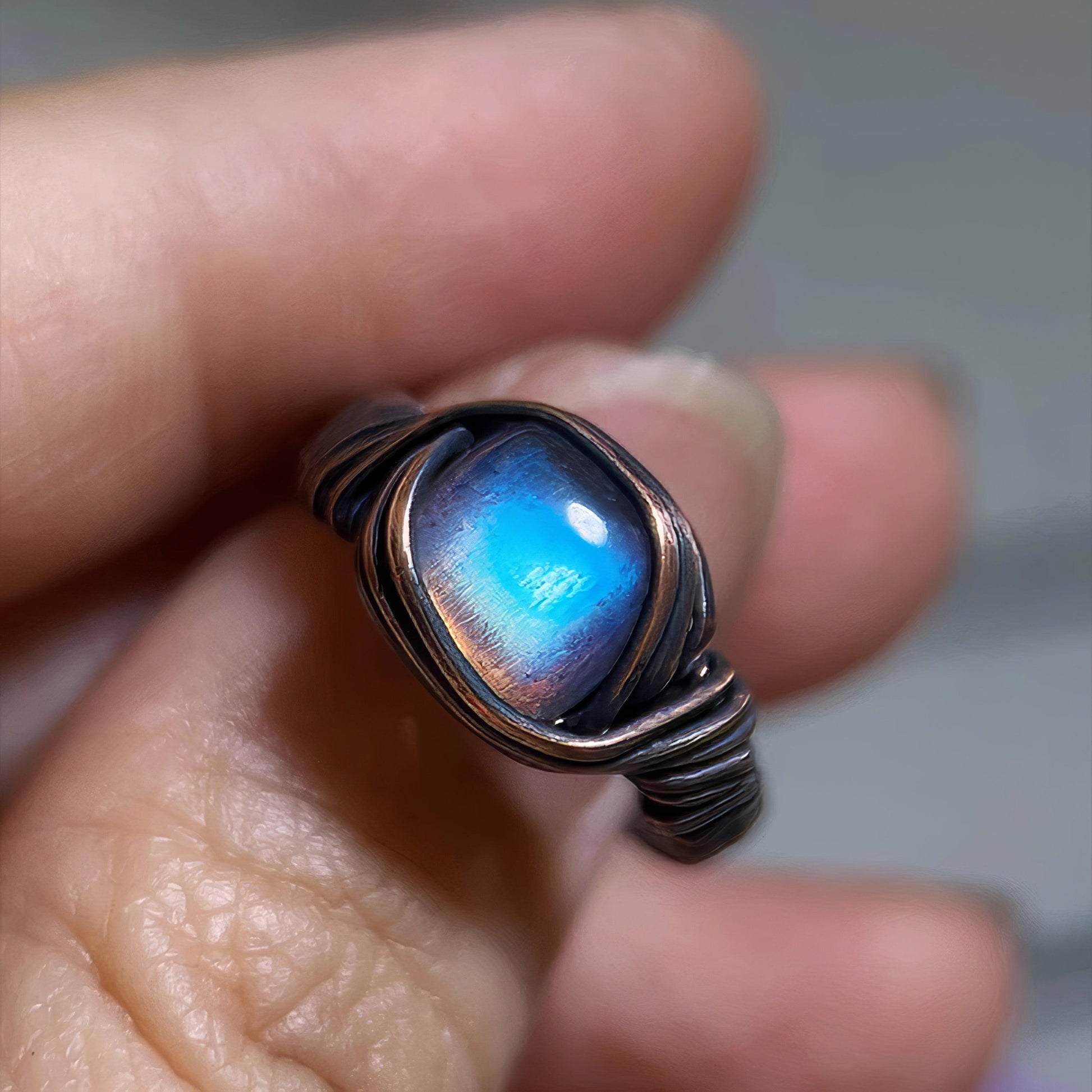Radiant Light Labradorite Handmade Ring - LOVELY ROBIN