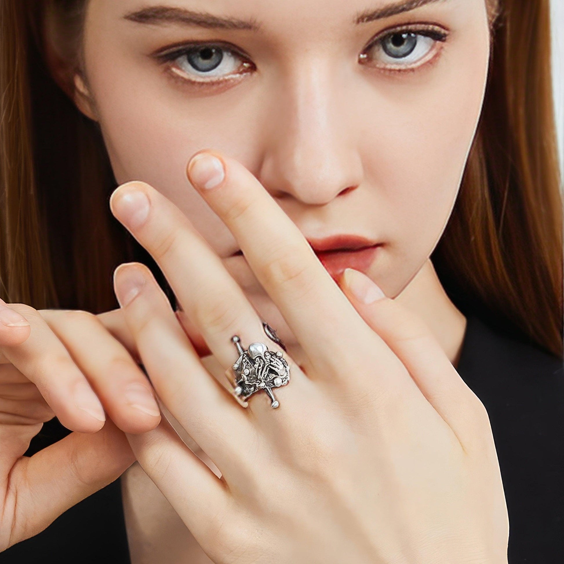 Chaser of Light Vintage Silver Ring - LOVELY ROBIN