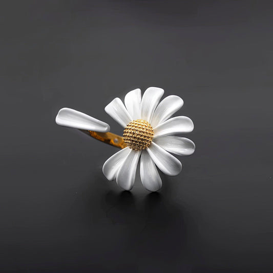 Daisy Enamel Flower Ring - LOVELY ROBIN