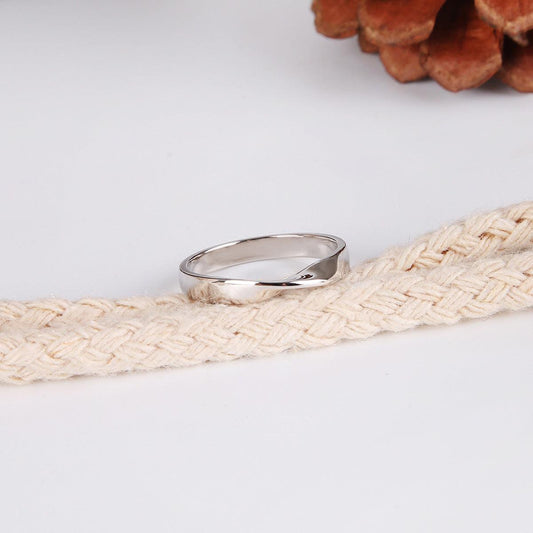 Pt999 Pure Platinum Möbius Ring - LOVELY ROBIN