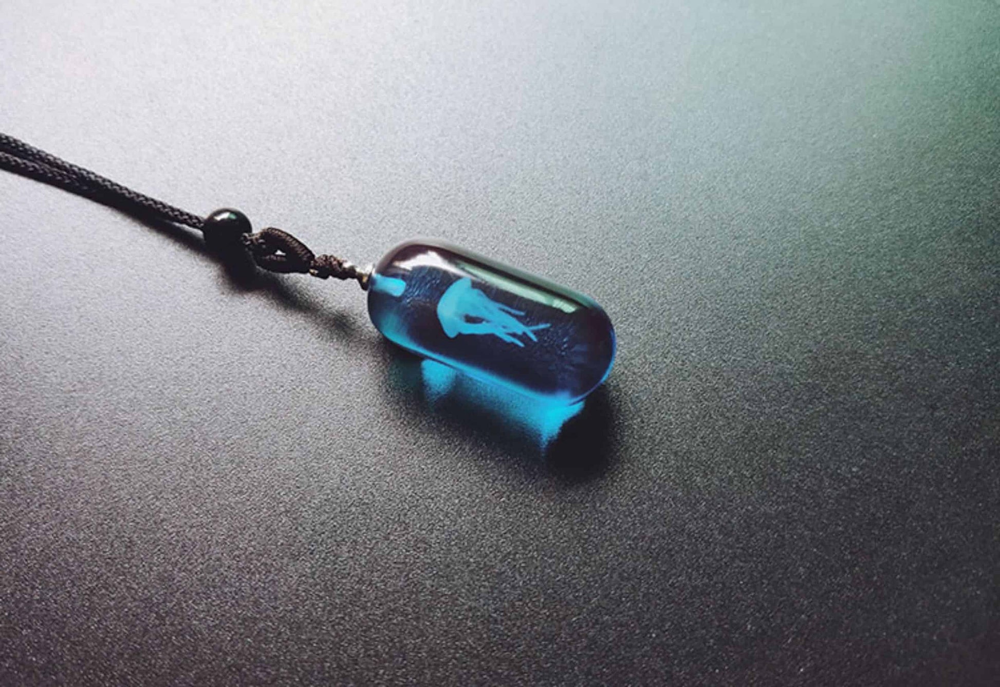 Handcrafted Jellyfish Pendant Necklace – Glow in the Dark Ocean-Inspired Resin Jewelry