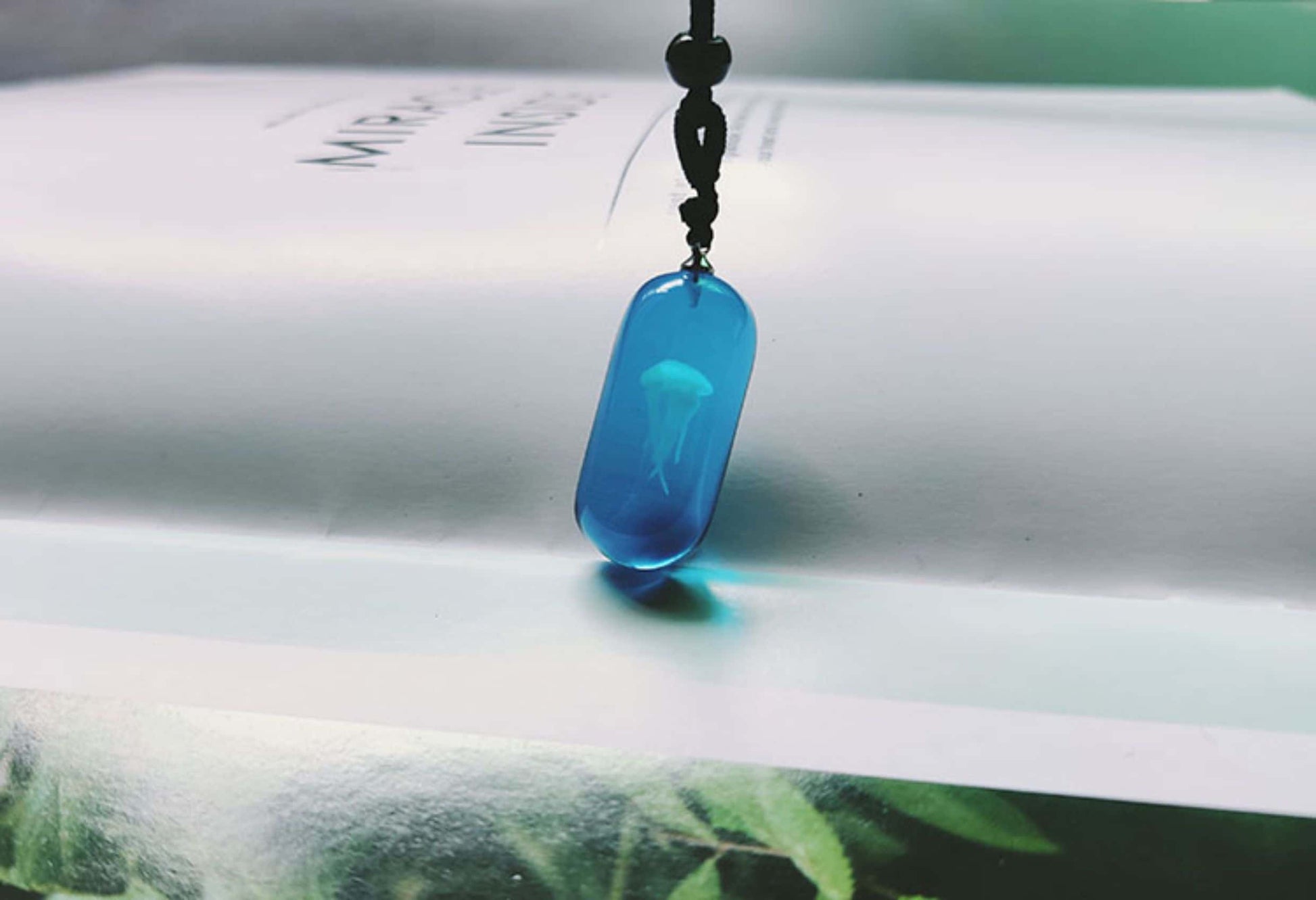 Handcrafted Jellyfish Pendant Necklace – Glow in the Dark Ocean-Inspired Resin Jewelry