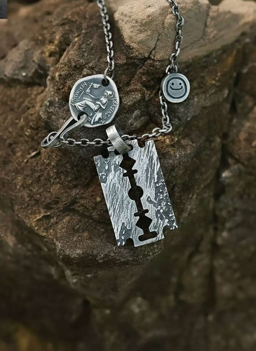 S999-Sterling-Silver-Blade-Pendant-Necklace-for-Men_1