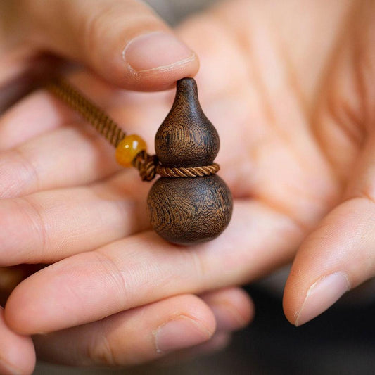 Agarwood Gourd Necklace - LOVELY ROBIN